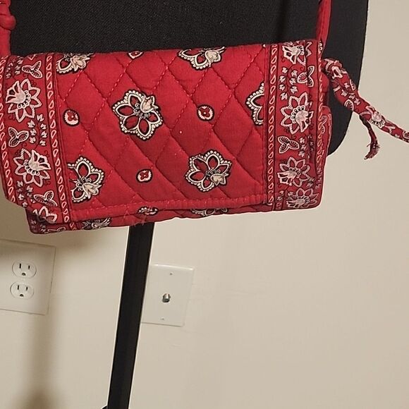 Red Vera Bradley small cross body velcro closure purse wallet clutch - Picture 1 of 9
